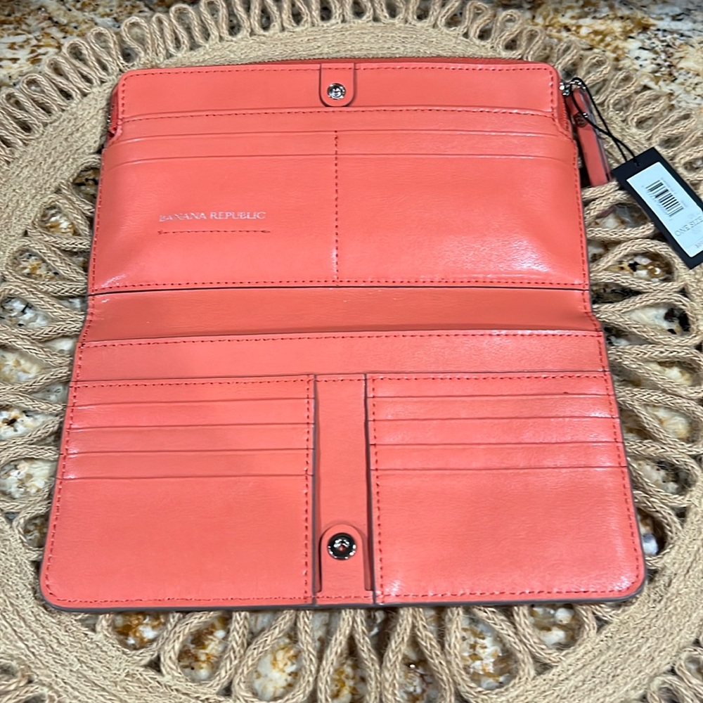 New with tag Banana Republic wallet